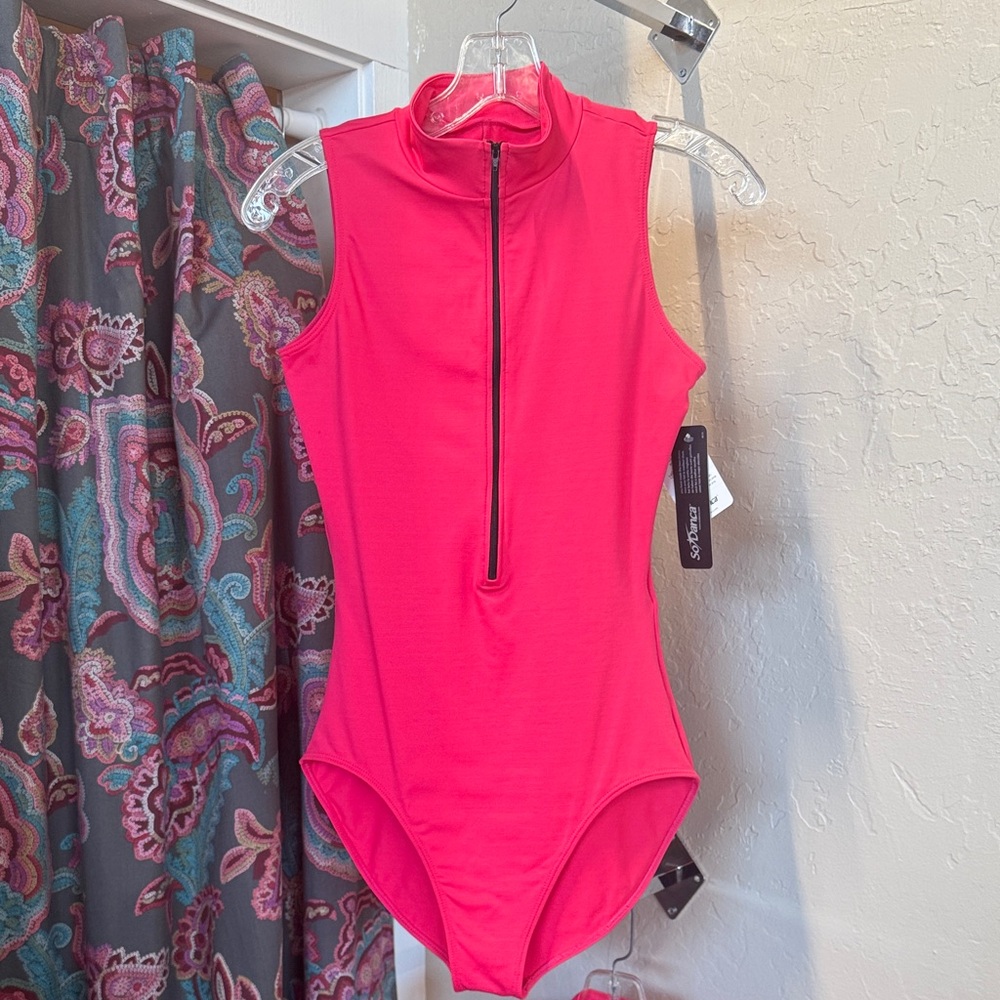 Sleeveless Red Zip-Up leotard